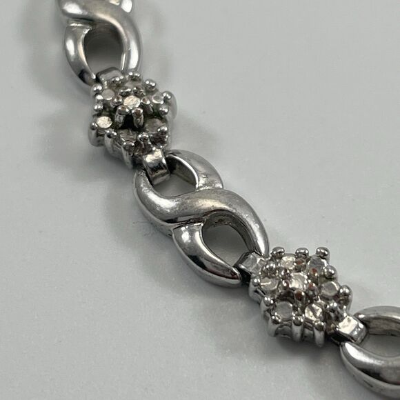 925 Sterling Silver Cubic Zirconia Flower Cluster Tennis Bracelet Timeless - Picture 4 of 7